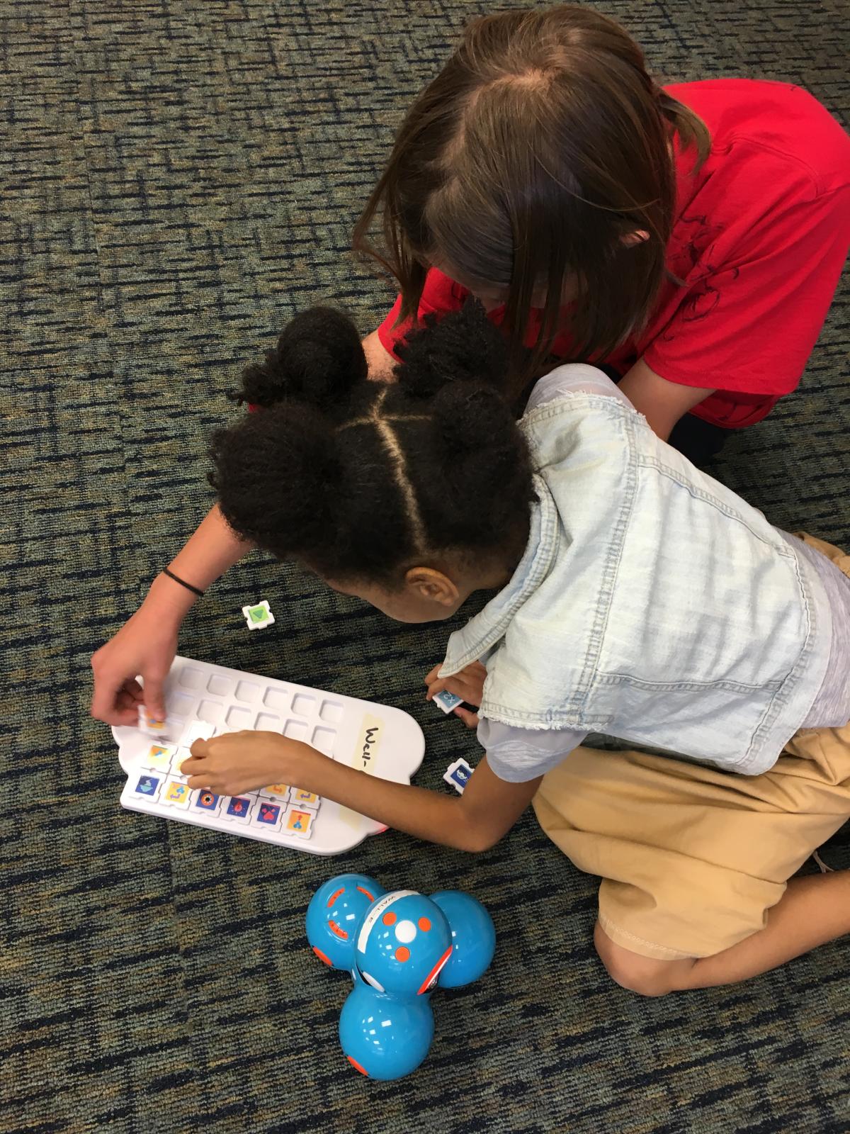 children coding DASH robot